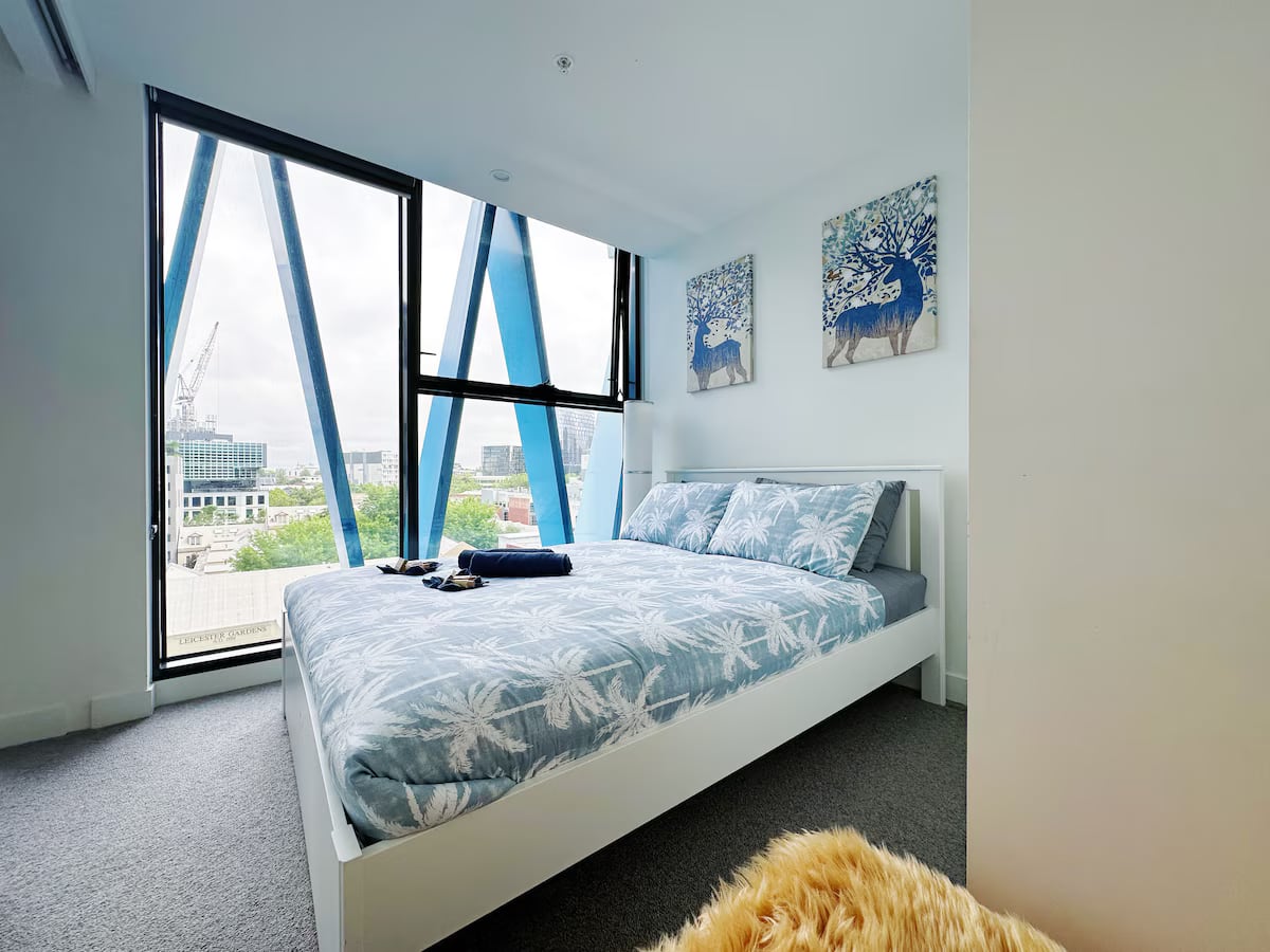 Quiet Sunny Convenient CBD 1B perfect LongStay Apt — photo 4 of 33