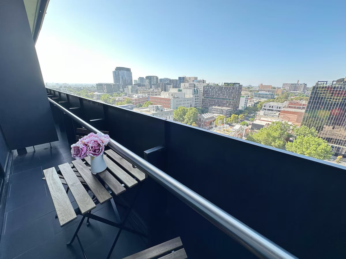 AmazeView CBD 1B close 2 VicMarket perf 4 Long Stay — photo 2 of 40