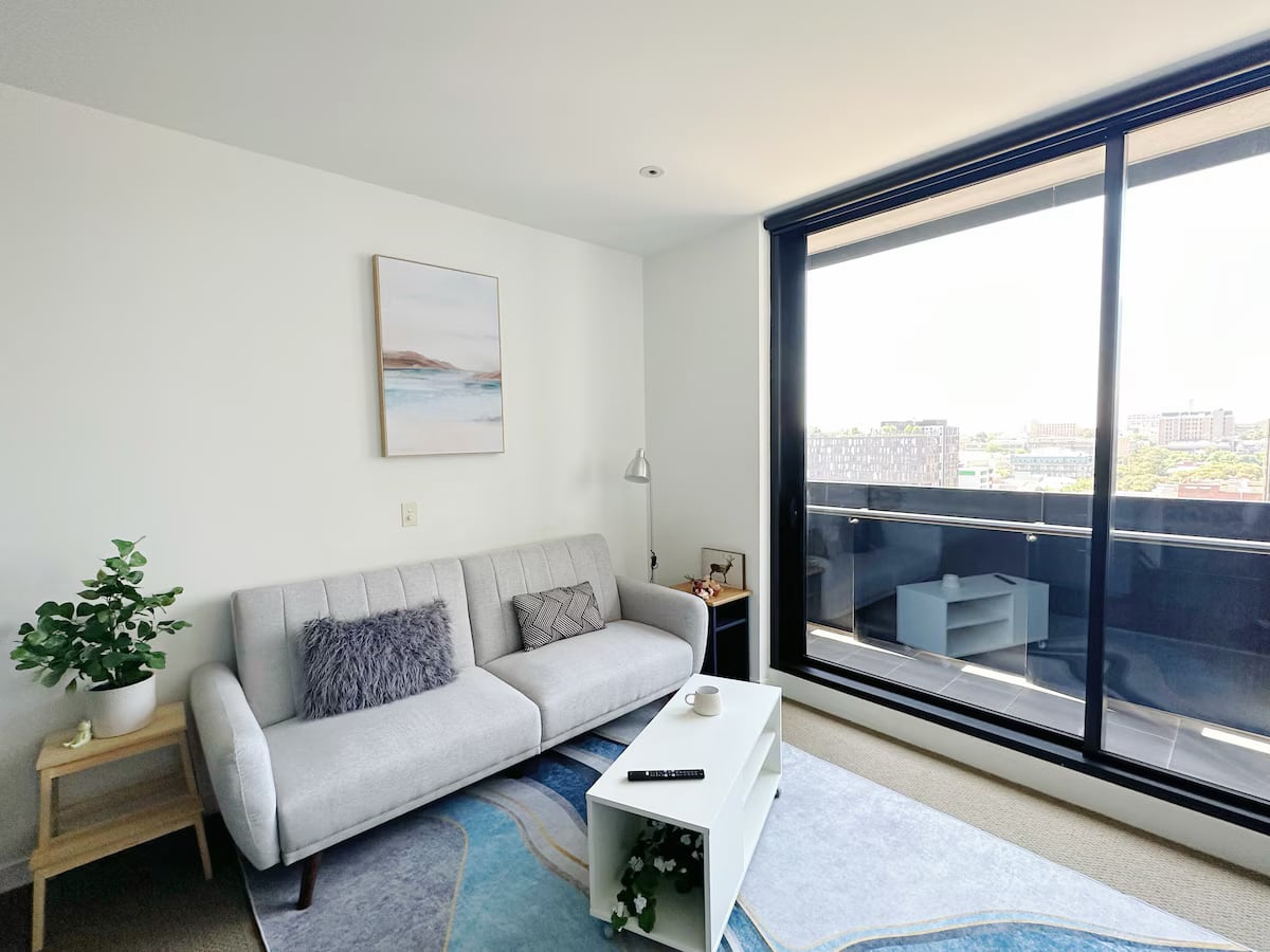 AmazeView CBD 1B close 2 VicMarket perf 4 Long Stay — photo 4 of 40