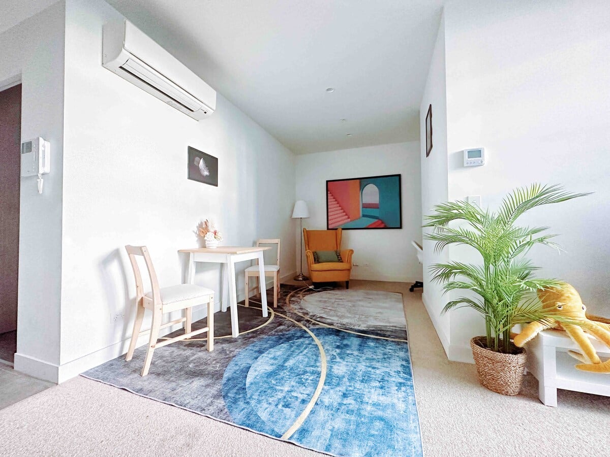 Huge stylish CBD 1B with AmazeView perf 4 LongStay — photo 3 of 27