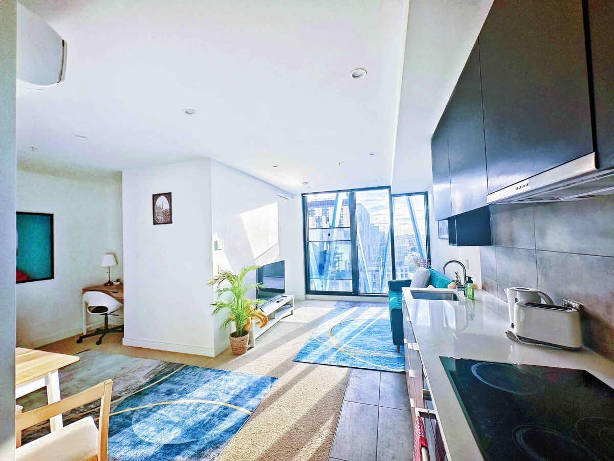 Huge stylish CBD 1B with AmazeView perf 4 LongStay — photo 5 of 27