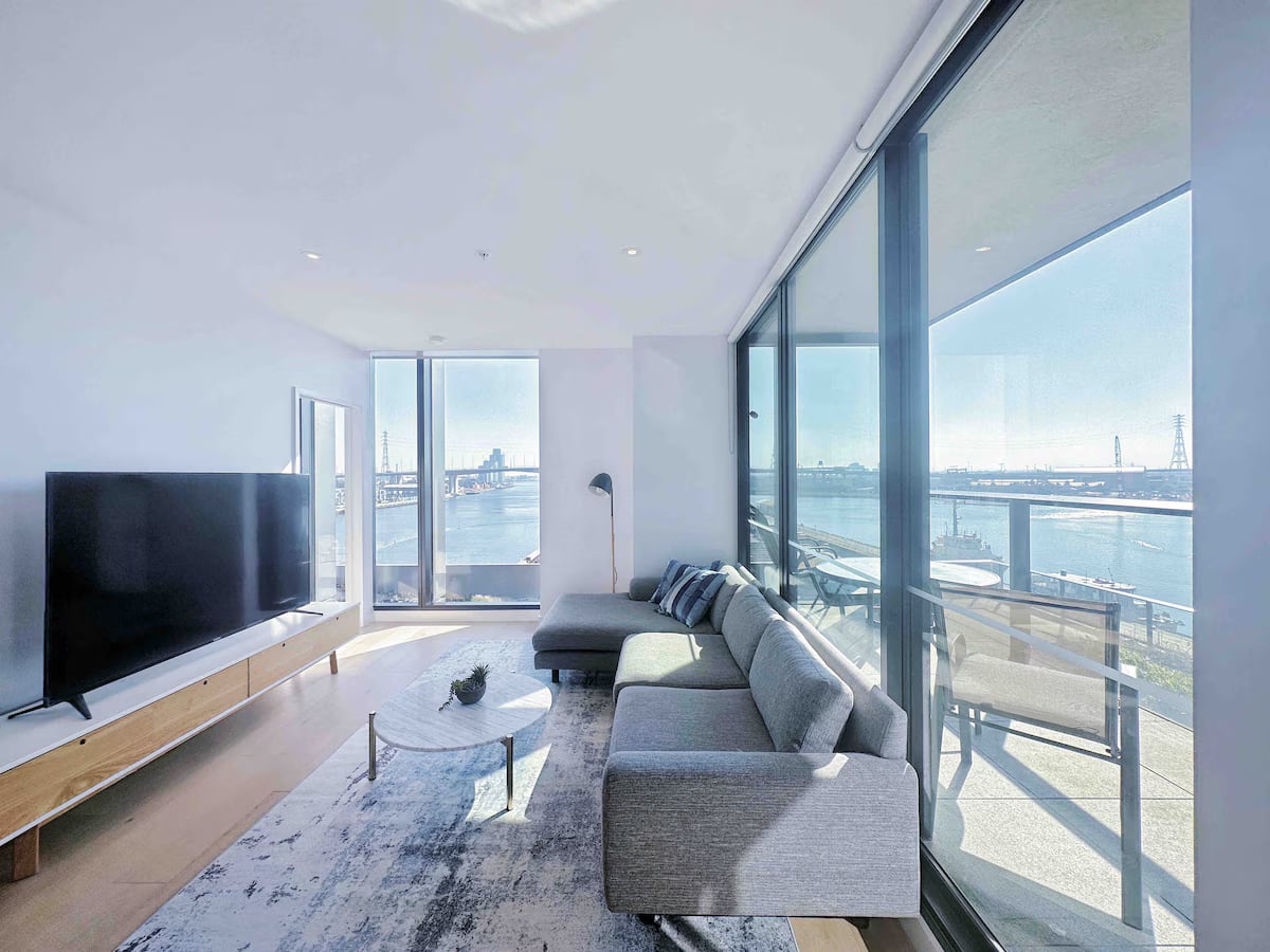Amazing view bright 3B2B@Docklands perf 4 LongStay in Docklands