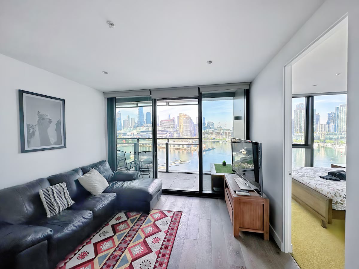Amaze Water/Harbor View 2B2B w Free Park@Docklands in Kensington
