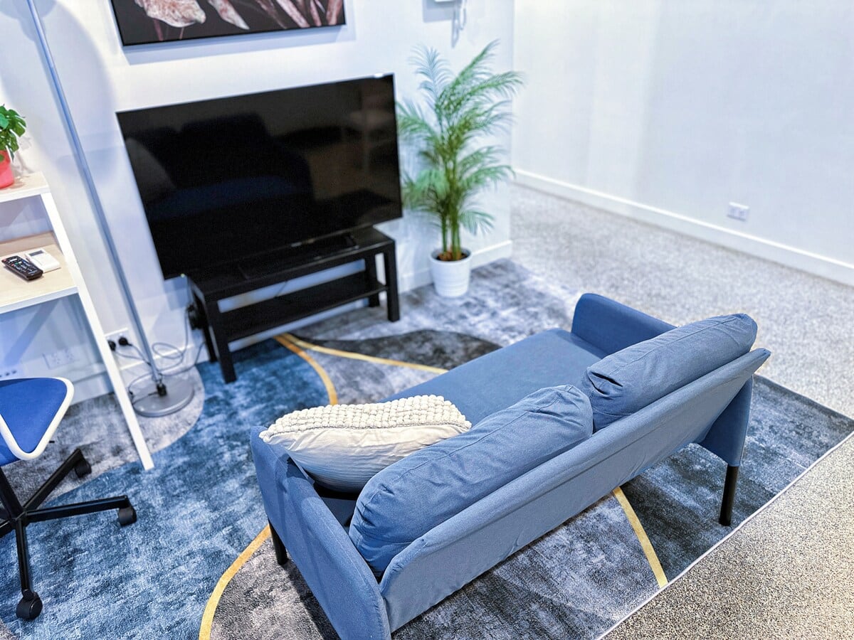 Cozy1B Near TrainStation w CarPark Perf 4 LongStay — photo 2 of 37