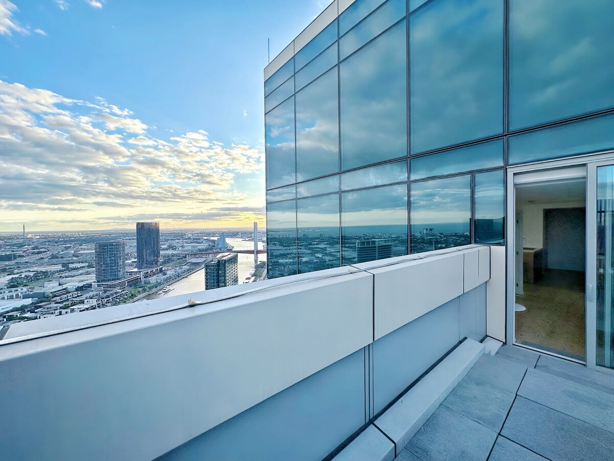 Amazing View H-level 2 Balconies 3B2B w Free Park — photo 2 of 51
