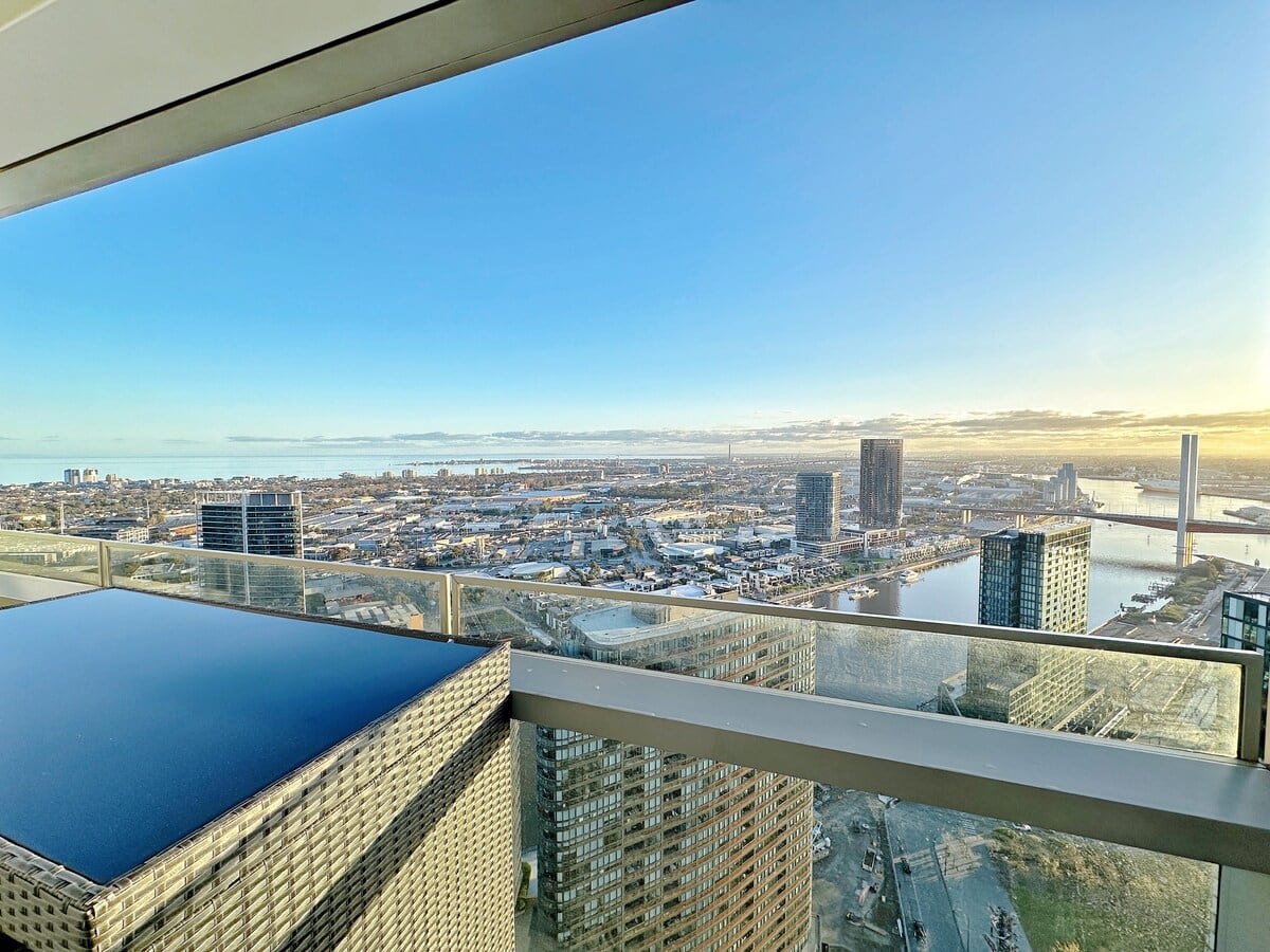 Amazing View H-level 2 Balconies 3B2B w Free Park — photo 4 of 51