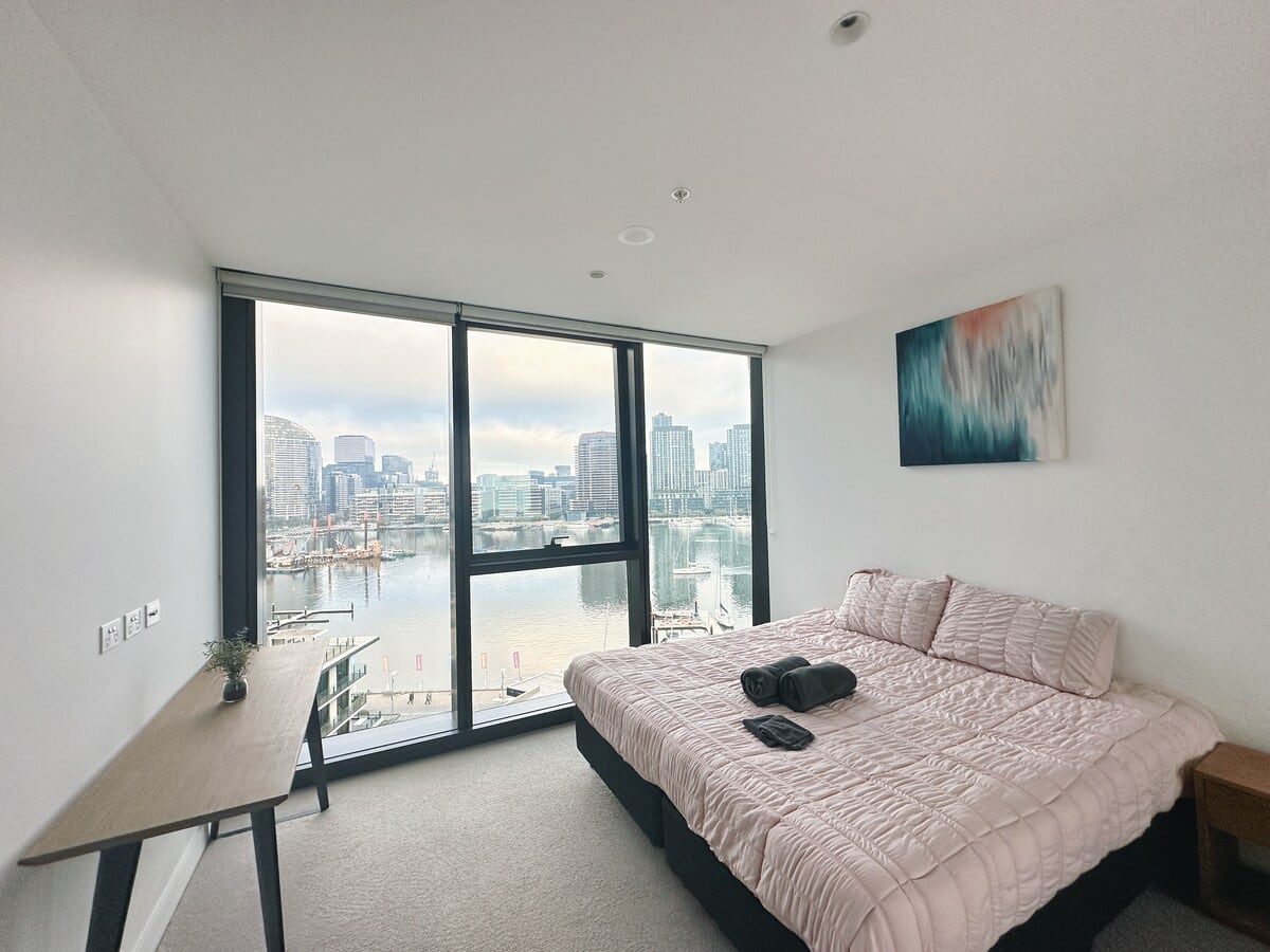 Amaze Water/Harbor View 2B2B w Free Park@Docklands in Kensington