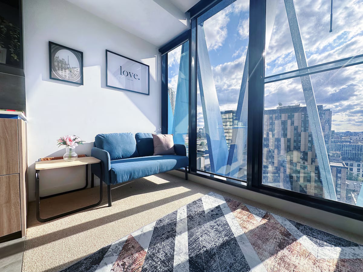 AmazeView H-level Huge Quiet Conv 1B perf4LongStay in Carlton