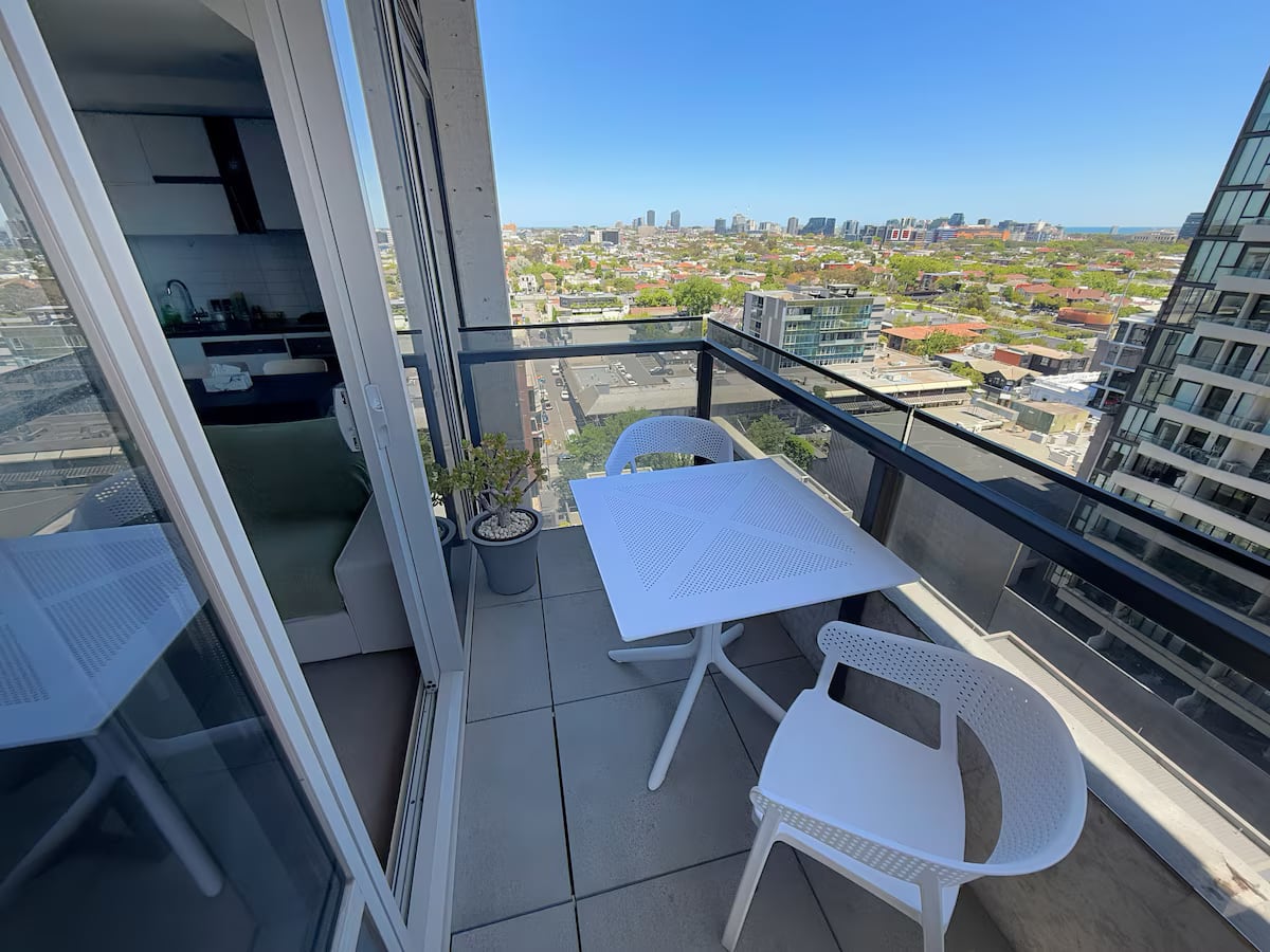 Cozy Conv 1B1B w Free Park close2 Tram/Train/shops in South Yarra