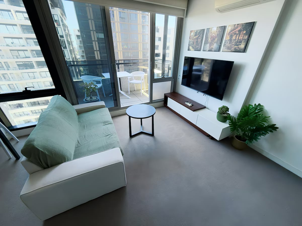 Cozy Conv 1B1B w Free Park close2 Tram/Train/shops — photo 5 of 22