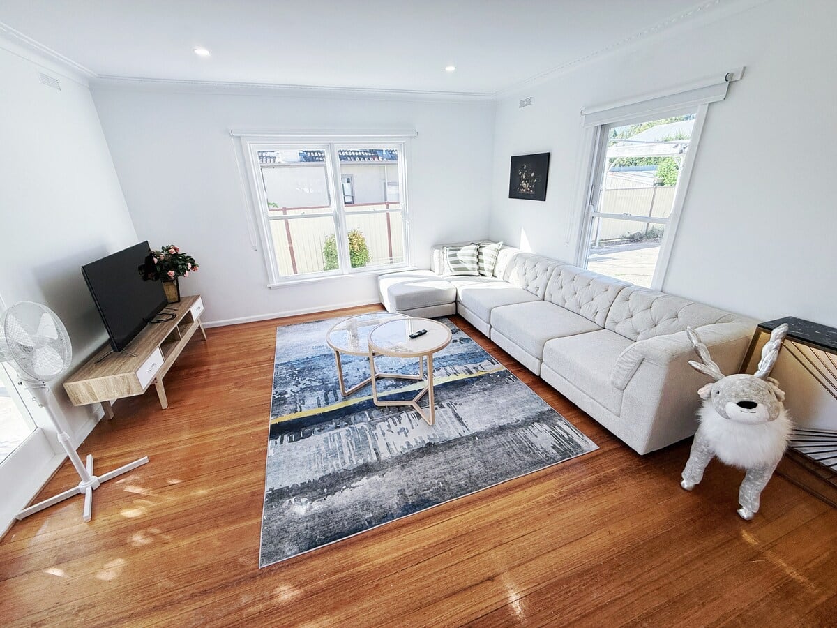 Cozy Convenience 3B House @ Central Ballarat East — photo 5 of 50