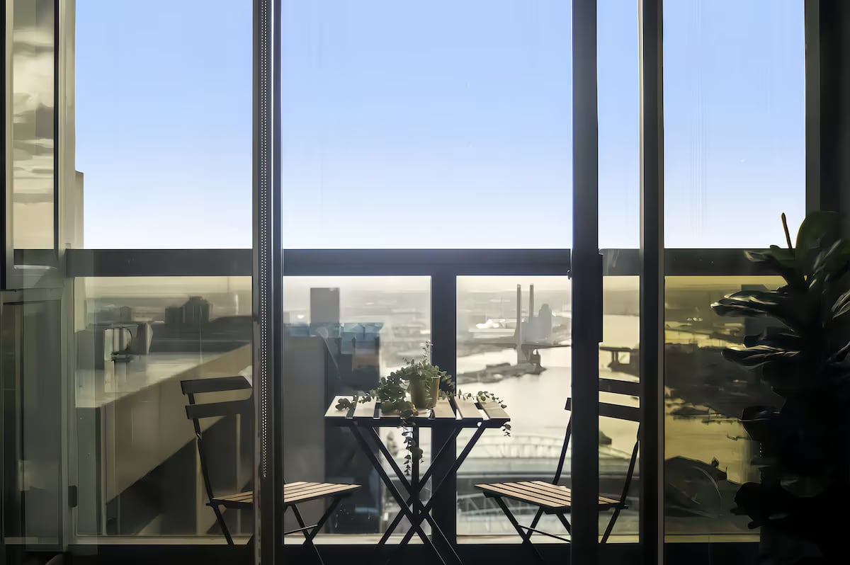 Harbor View High Level Cozy 2B1B@Southern Cross — photo 5 of 16